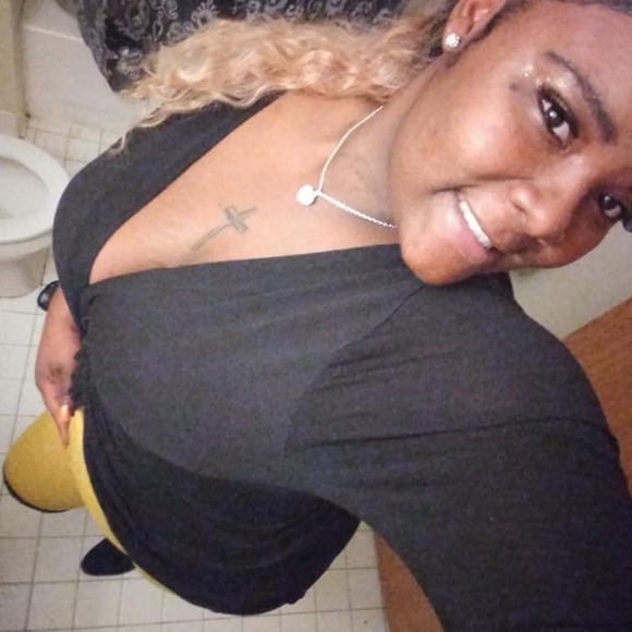 Meet your Posher, Korneshia - Picture 1 of 1